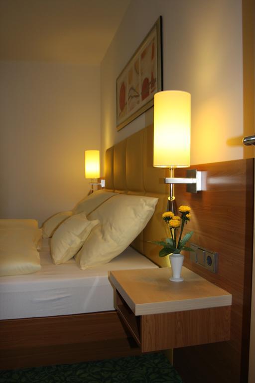 Hotel Sonnenhof Timelkam Buitenkant foto