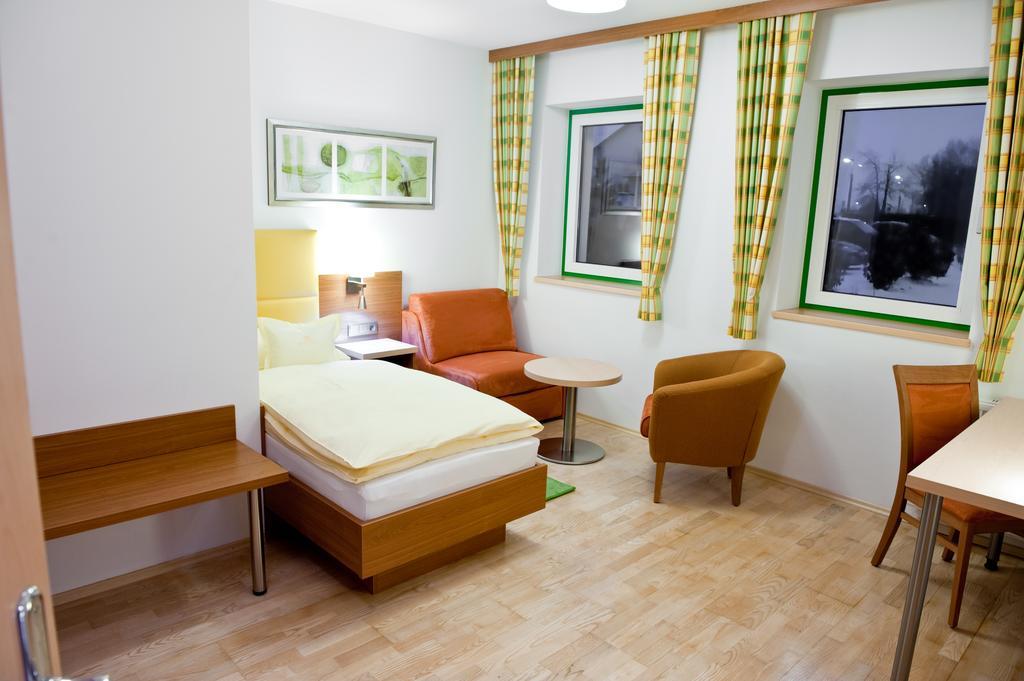 Hotel Sonnenhof Timelkam Buitenkant foto
